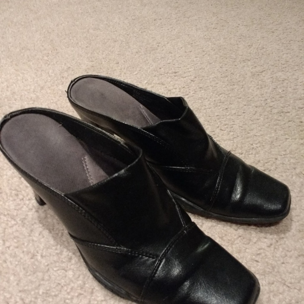 AEROSOLES Mules